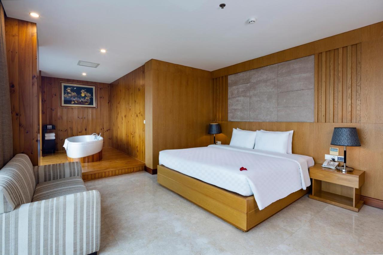 Eden Star Sài Gòn Khách sạn 4*